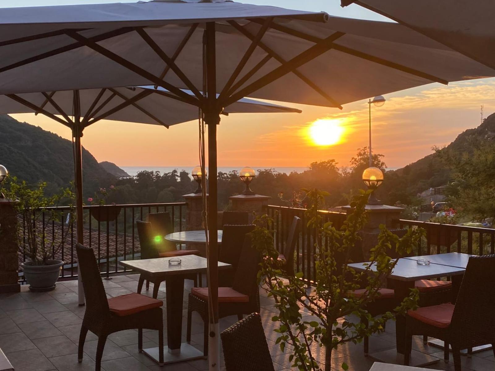Le Porto T3 55M2 Vue Mer Immeuble Traditionnel En Pierre De Taille Avec Prestations Exceptionnelles Barbecue Ordinateur Videosurveillance Terrasse Panoramique Екстер'єр фото